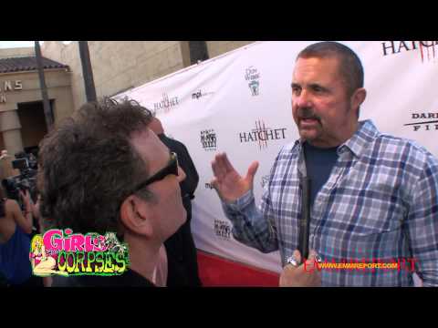 Kane Hodder (Victor Crowley in all 3 Hatchet movies) chats with Corpse on the dead carpet.