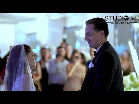 Gabita de la Buzau   Canta  melodia de deschidere la nunta  ficei sale