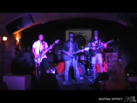 Newtown District - Knocking on heavens door - [Cover Live]