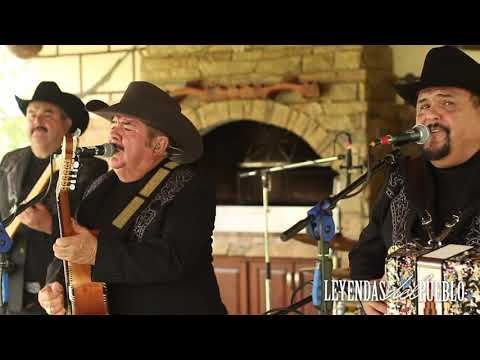 ELISEO ROBLES - UN PUNO DE TIERRA (VIDEO OFICIAL)