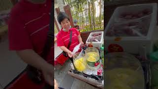 中国広州の道端で食べる屋台