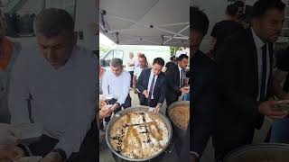 BELEDİYE BAŞKANIMIZ ADEM ŞENGÜL CUMA NAMAZI SONRASI AŞURE İKRAMINDA BULUNDU