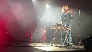 du sålde din själ så inte känner du smärta ... .. . Lisa Ekdahl / Malmö &#39;24