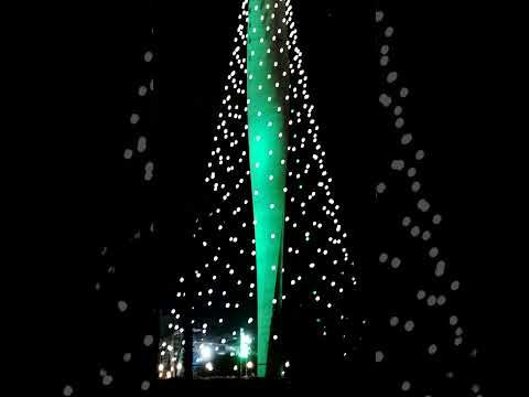 Árbol Navidad Faro Parque Sarmiento Cordoba #árboldenavidad #felicesfiestas #fiestas