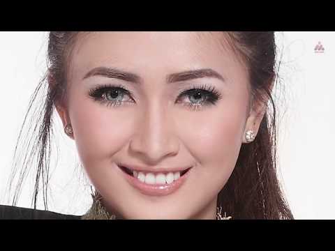 download lagu mp3 mp4 Serigala Berbulu Domba Lirik, download lagu Serigala Berbulu Domba Lirik gratis, unduh video klip Serigala Berbulu Domba Lirik
