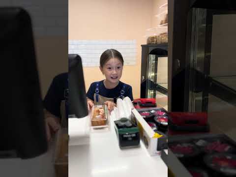 Клиент жоқ кезде де жұмыс жаса дегенде🤣