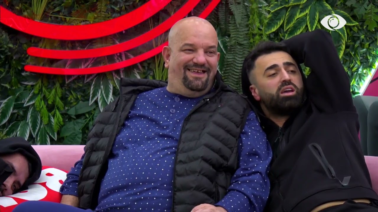 Sa dua të të them më fal.../ Erik këndon afër Ilirit