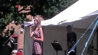 Zoe Baker singing Chasing Pavements