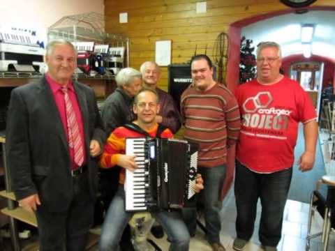 Gwerder Akkordeon Test im Musikhaus Wurmitzer mit Josef, Peter, Alfons u. Frau, Erwin und Turboreini