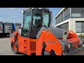 Riproduci video
