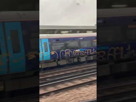 London graffiti traffic runner