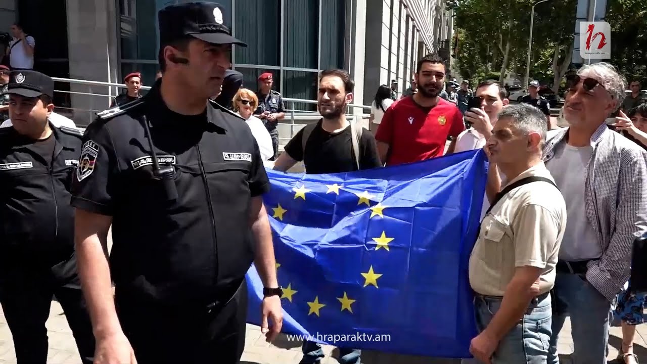 Միջադեպ` գրանտակեր եվրոպամետների եւ լրատվամիջոցների միջեւ