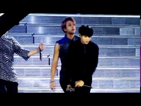 Another Junyo/Junseob mmt at Dream Concert 2014