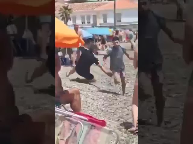 Playa de Castell de Ferro...hartos de la invasión continuada