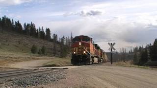 preview picture of video 'Heavy Manifest on Mullan Pass'
