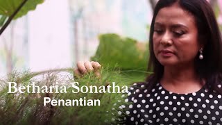 Download lagu Betharia Sonatha - Penantian mp3 Download lagu Betharia Sonatha - Penantian mp3