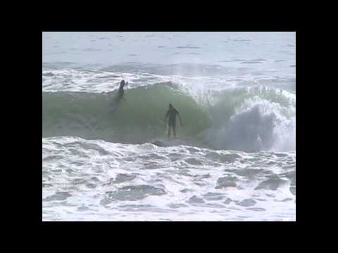 AUTRALIA - BURLEIGH HEADS - SURF - 'CROWD, BARRELS, DROPINS'