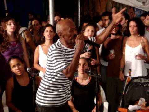 Toinho Melodia na Praça do Samba