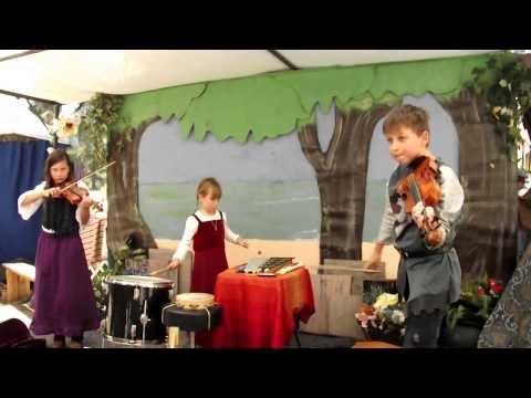 Children Medieval Band live at Big Bear Faire - Vikings (by Jeff van Dyck)