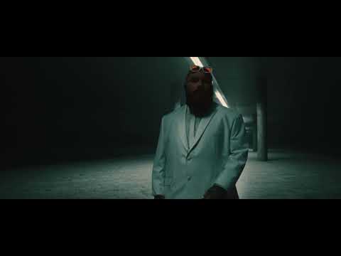 Teddy Swims performing Bad Dreams