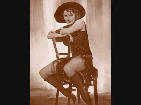 MARLENE DIETRICH. "ICH BIN DIE FESCHE LOLA" 1930 Der Blaue Engel 2/2.