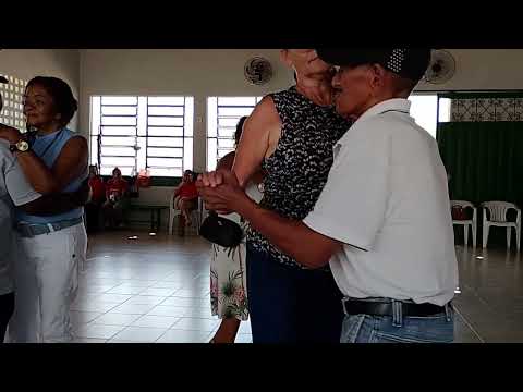 Chico Cearense e Cachorrão animando o forró dos idosos em Valença do Piauí 