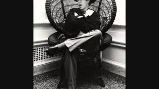 19. Wrap Her Up (Elton John - Live at Wembley Arena 12/11/1985)