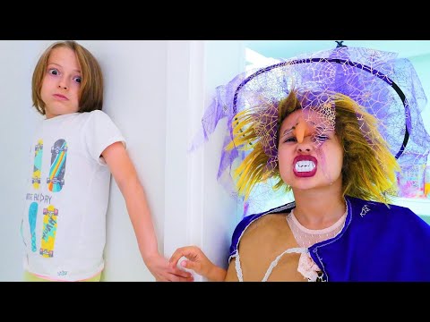 Lustige Geschwister Streiche. Selin erschreckt ihr Bruder. Video für Kinder