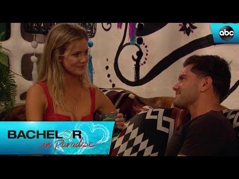 Dylan And Hannah Visit The Treehouse - Bachelor In Paradise