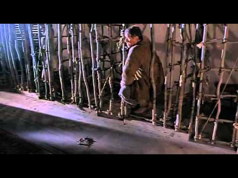 Hot Shots Part Deux-Prison keys scene!