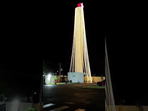 árvore de natal gigante do condomínio da MRV em Anápolis Goiás