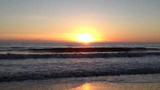 preview picture of video 'Balgal Beach Sunrise'