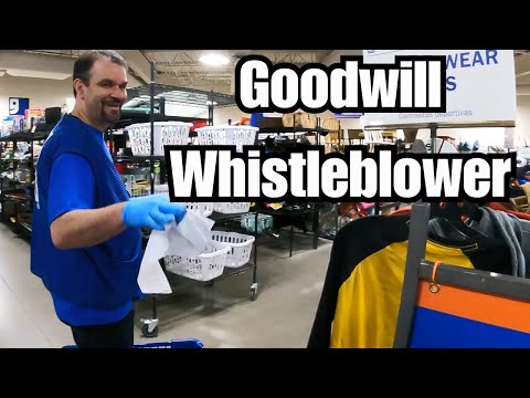 Goodwill Employee Is An INFORMER | Thrifting For Reselling