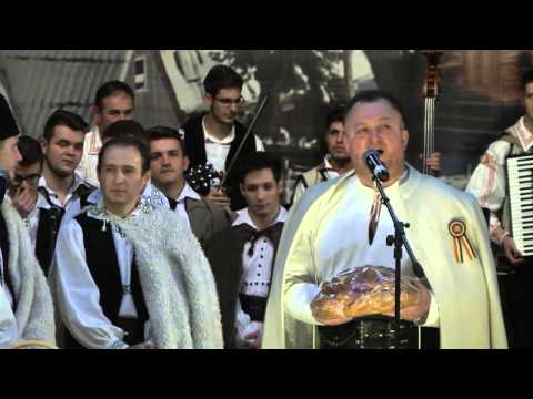 Vali Guia si Ansamblul Studentesc Romanasul - live - 10.12.2015