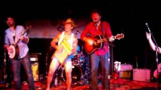 PETER PETERSON PLAYS WASHBOARD FOR CADILLAC SKY