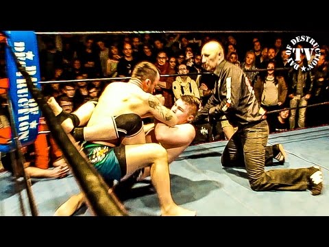 Amazing grappling debut at New Talent Fight Night IV - 18 yrs vs 38 yrs