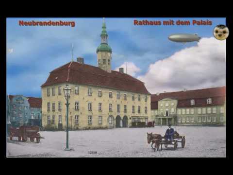 Neubrandenburg   Rathaus mit dem Palais 1913