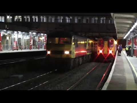 90046/90015 4L81 Coatbridge - London Gateway freightliner, 9th July 2021
