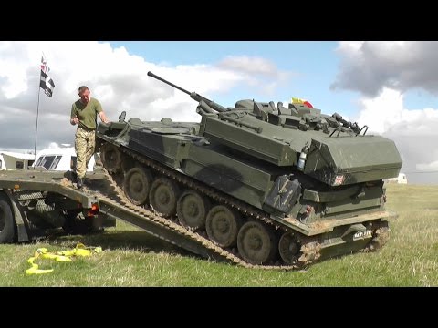 Sabre CVRT - Unloading and hammering around the Arena !