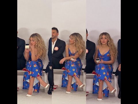 Sabrina Carpenter watching the Carolina Herrera FW22 fashion show in New York | February 14, 2022.
