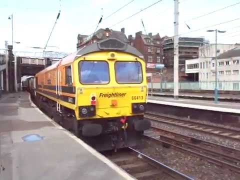 The x3 Class 66 Freightliner “CONVOY” Nos.66951+66504+66413 was passed through at Carlisle.