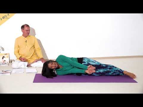 Heuschrecke Yoga Figur mit Handflächen am Boden - Yoga Asana Lexikon