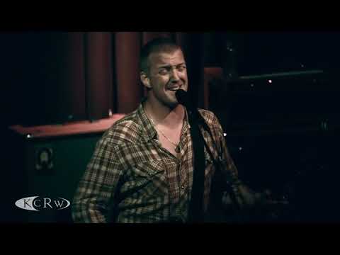 Queens of the Stone Age - Running Joke / Paper Machete (Alive in the Catacombs)