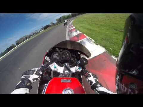 Yamaha Rzv 500r V4 2stroke Trackday Manfeild New Zealand Raw sound