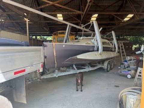 Why the wife doesn't want you on Craigslist:  an F25Carbon trimaran ready to restore!