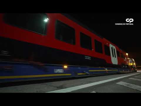 Primeiro de 22 novos comboios regionais Stadler FLIRT