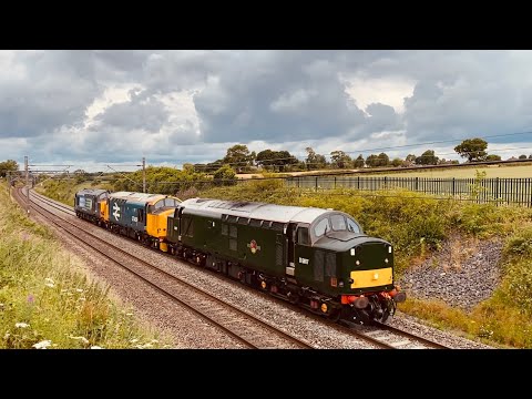 37521(D6817) 37409 37259 & Blue Pullman 43049 43046 During 2hour Session @Acton Bridge 1st July 2022