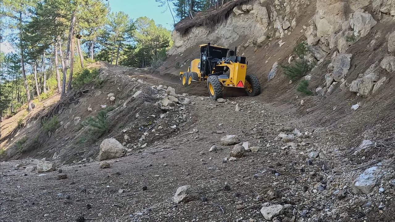 How Does John Deere 670 GP Grader Work on Dangerous! Rocky and Narrow Roads?#johndeere #motorgrader