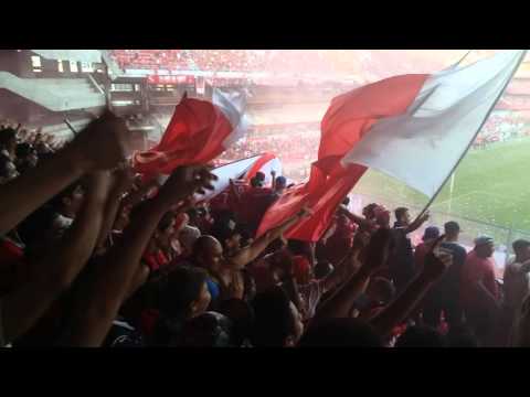 ""DICEN QUE SON LA HINCHADA QUE MAS ALIENTA..."" Barra: La Barra del Rojo • Club: Independiente