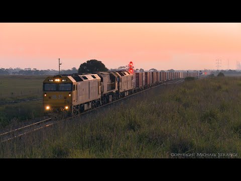 7902V Mildura Containers At Sunset - PoathTV Australian Trains & Railways